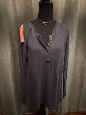 Eddie Bauer Navy Thermal Top